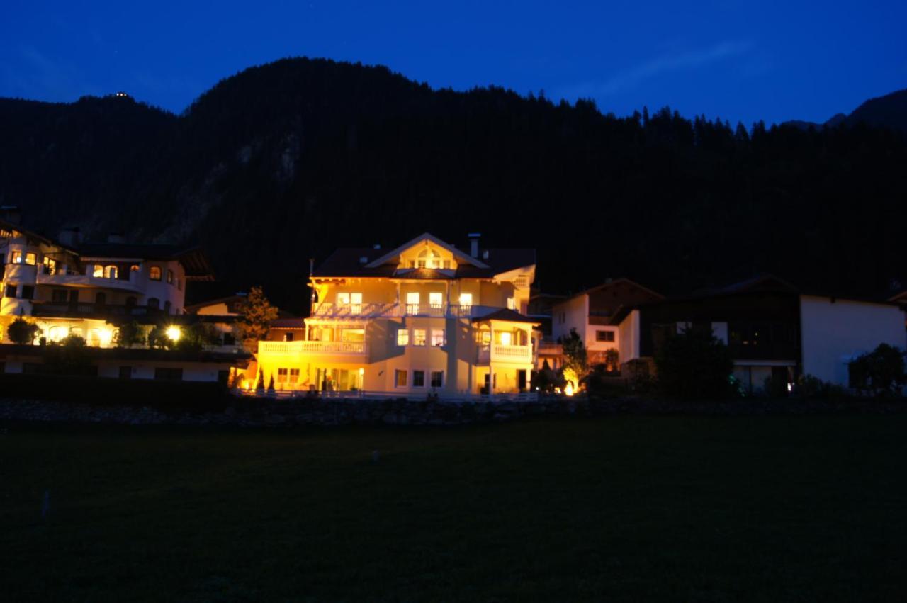 Villa Romantica Appartement Mayrhofen Exterior photo